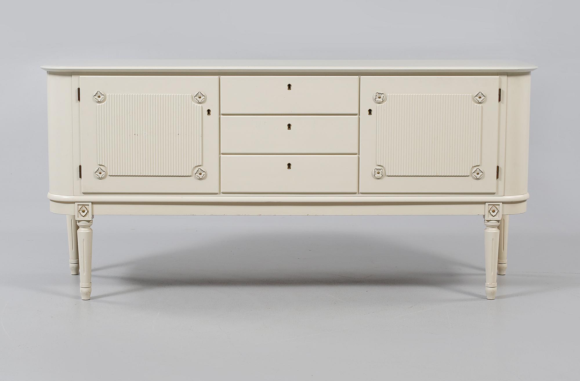 SIDEBOARD, gustaviansk stil, 1900-talets andra hälft.
