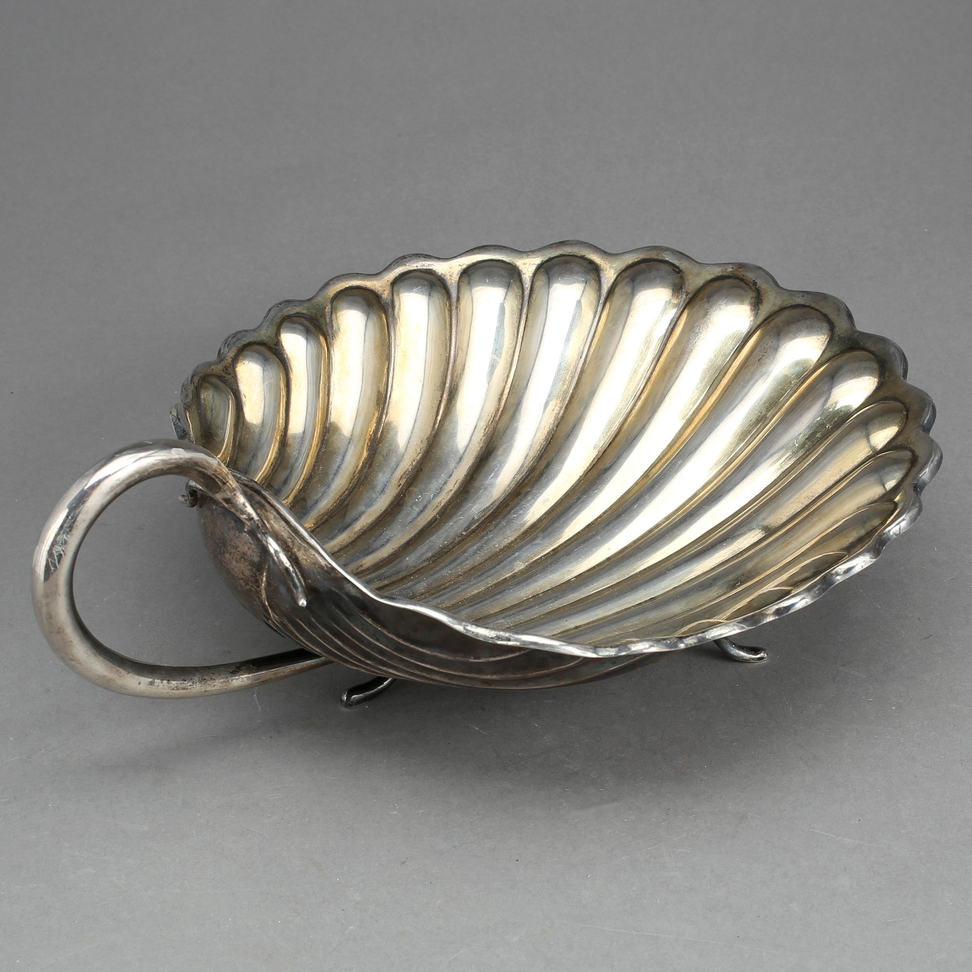 SKÅL, silver, Ryssland, omkring sekelskiftet 1900. 494 gram.
