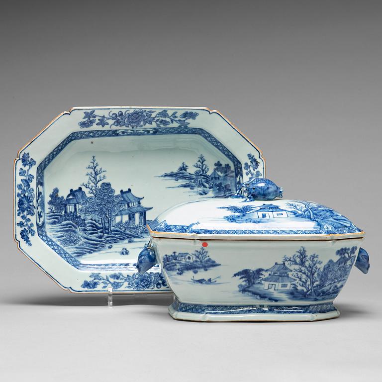 A blue and white tureen with cover and similar stand, Qing dynasty, Qianlong (1736-95).