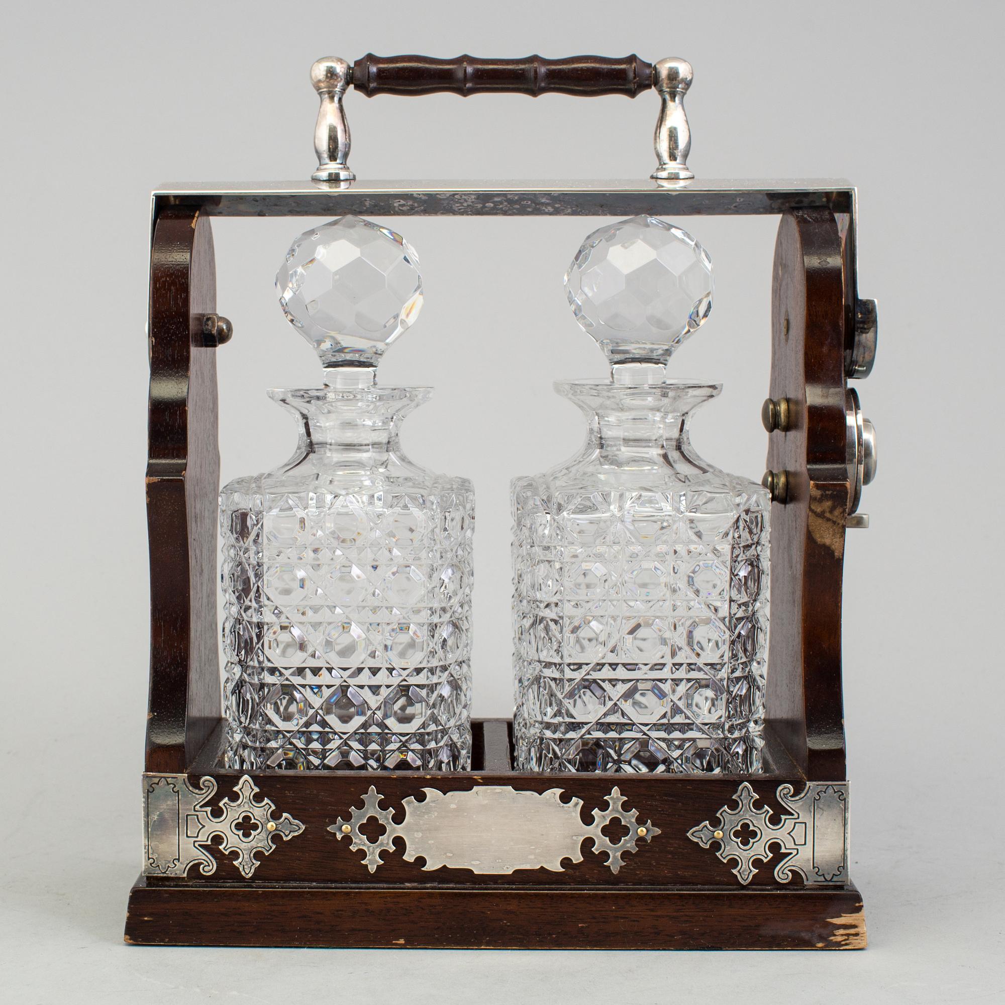 A BOTTLE HOLDER FOR TWO BOTTLES. 20th CENTURY.