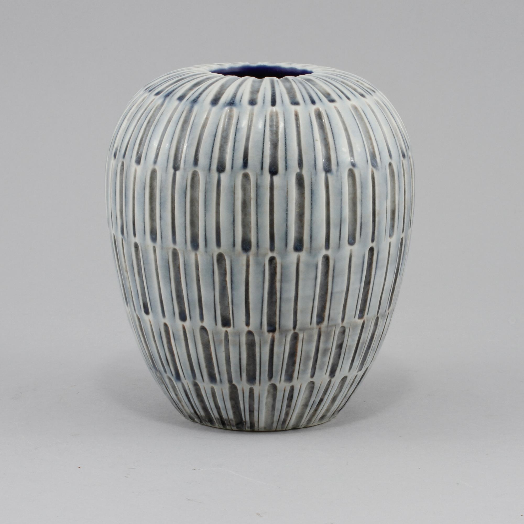 VAS, stengods, Gertrud Lönegren, Rörstrand, stämpelsignerad, 1900-talets första hälft.