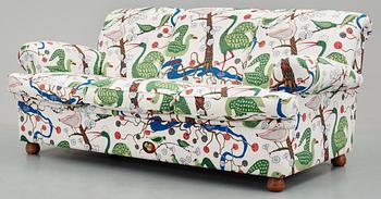 A Josef Frank sofa by Svenskt Tenn, model 703.