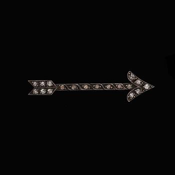 15. An antique cut diamond brooch.