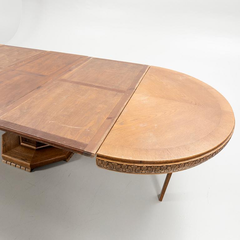 Dining table, first half of the 20th century.