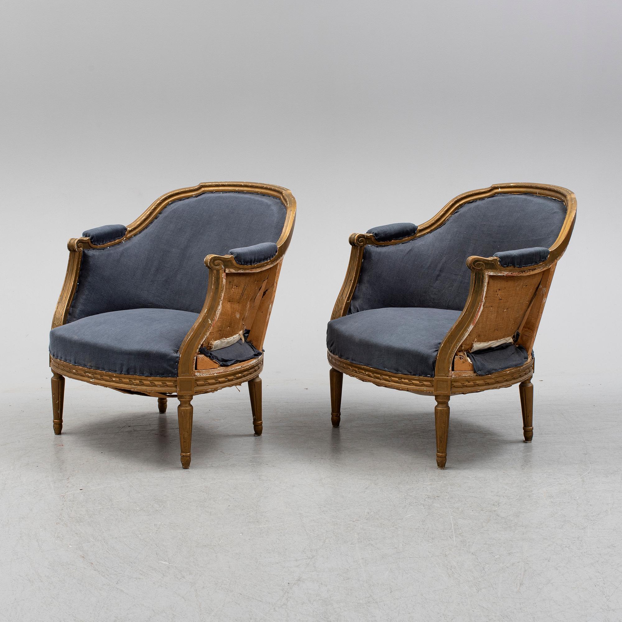 A pair of armchairs, Louis XVI-style, first half of the 20th century.