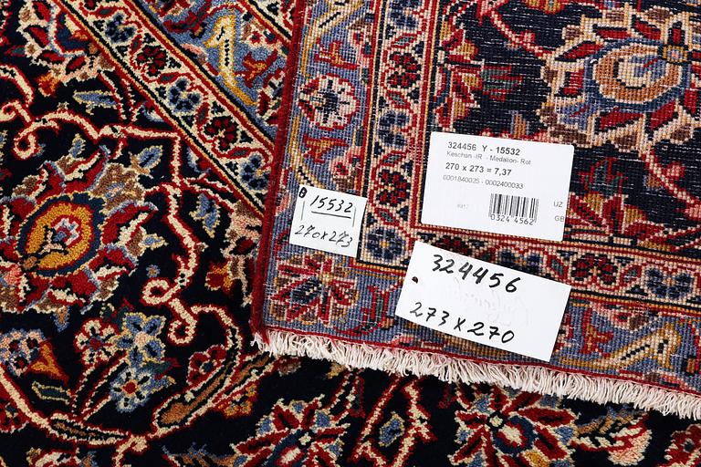 Matta, Keshan, ca 273 x 270 cm.