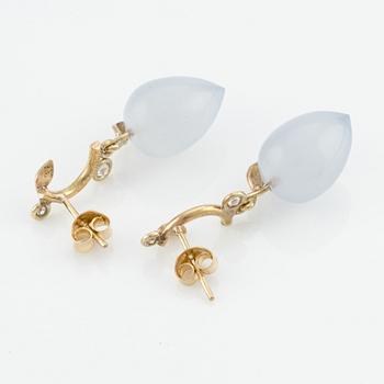 Earrings with drop-shaped blue chalcedony and brilliant-cut diamonds.