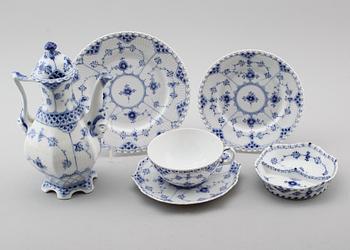 SERVISPORSLIN, 32 delar, musselmålad, Royal Copenhagen.