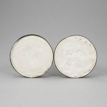 LJUSSTAKAR, ett par, silver, otydliga stämplar, troligen Finland, 1800-tal.