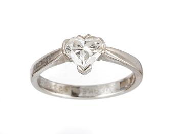 596. RING, set with heart cut diamond, app. 0.70 ct.