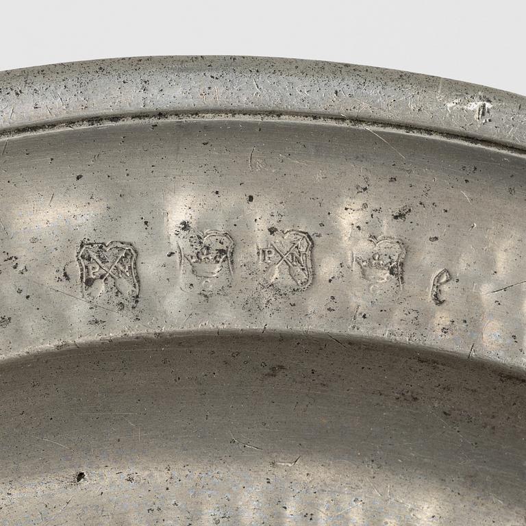 Samling tenn, 8 delar, bl.a. Erik Wikgren, Nyköping (mästare 1805-1846).