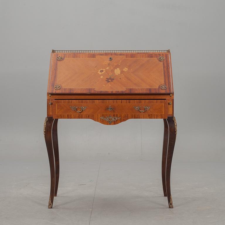 SEKRETÄR, rokokostil, 1900-talets mitt.