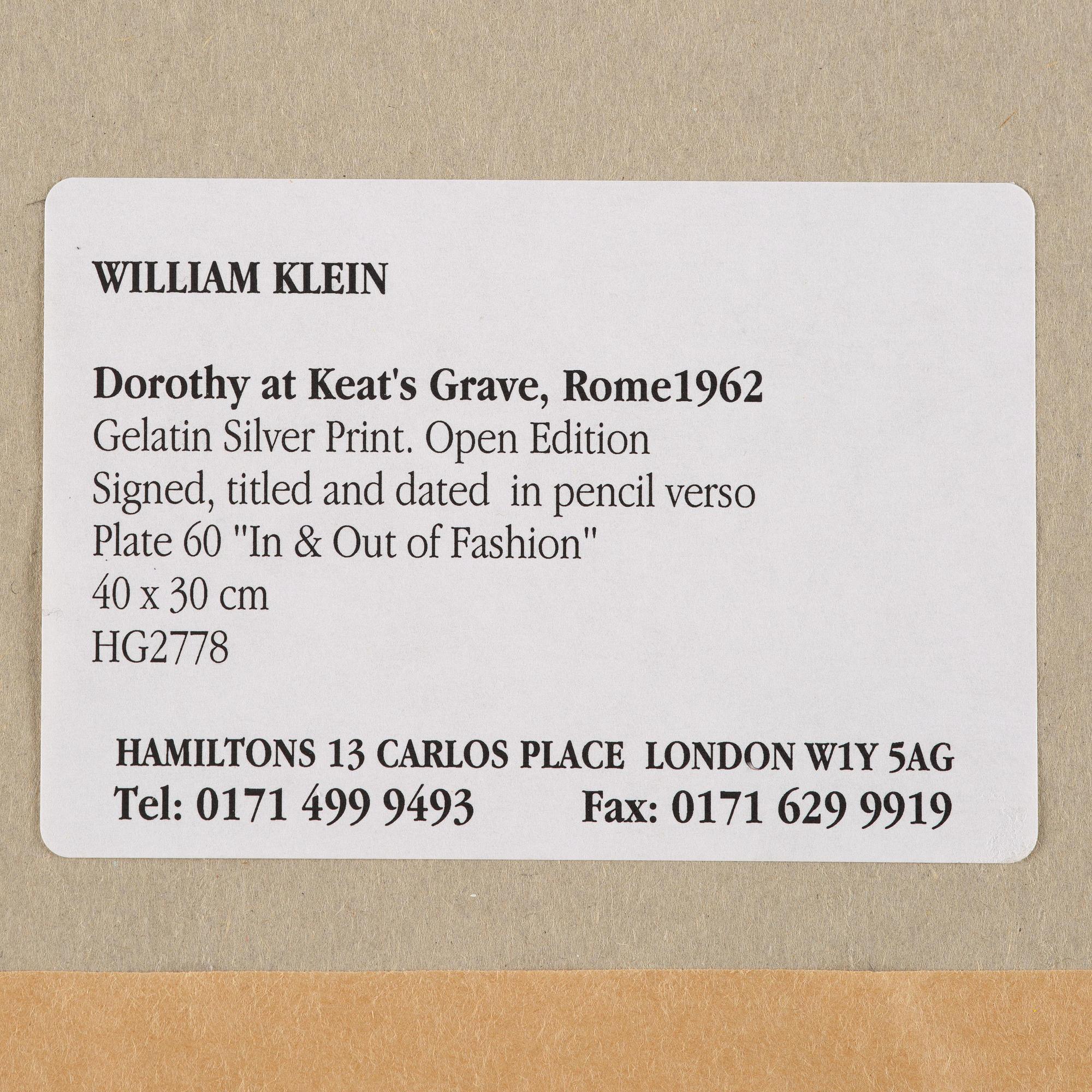 William Klein, "Dorothy at Keat's grave, Rome", 1962.