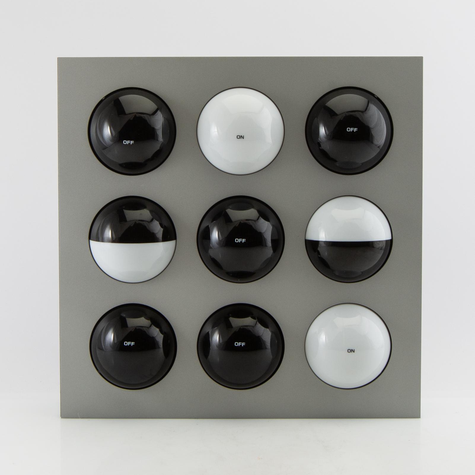 Paul Talman, vägglampa, Fifty Fifty ("ON/OFF"), 1990-tal.