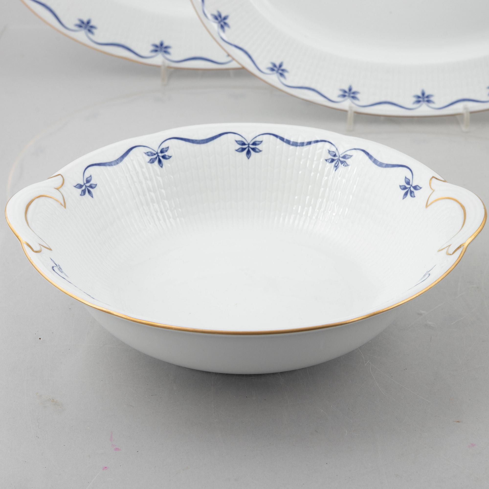 Pia Rönndahl, a 51-piece 'Mårbacka' porcelain service, Rörstrand.