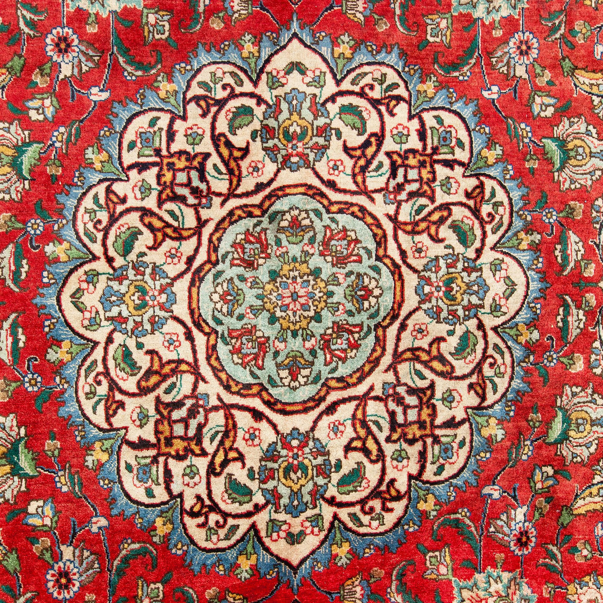 Matta, Täbriz, ca 353 x 283 cm.