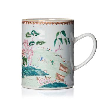 1055. Mugg, kompaniporslin. Qingdynastin, Qianlong (1736-95).