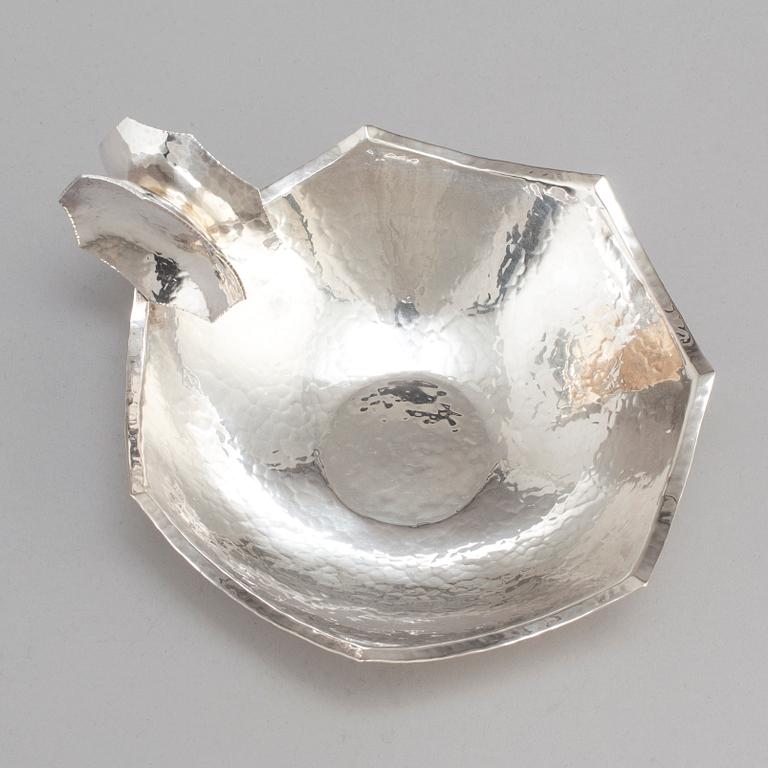 CLAËS E. GIERTTA. Skål, sterlingsilver, Stockholm 1974.