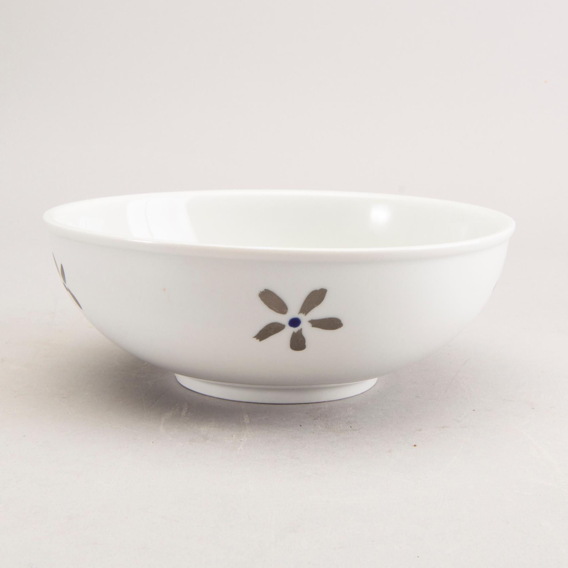 Jonas Bohlin, servis Qvint 28 dlr Rörstrand porslin.