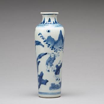 A blue and white Transitional vase, 17th Century.