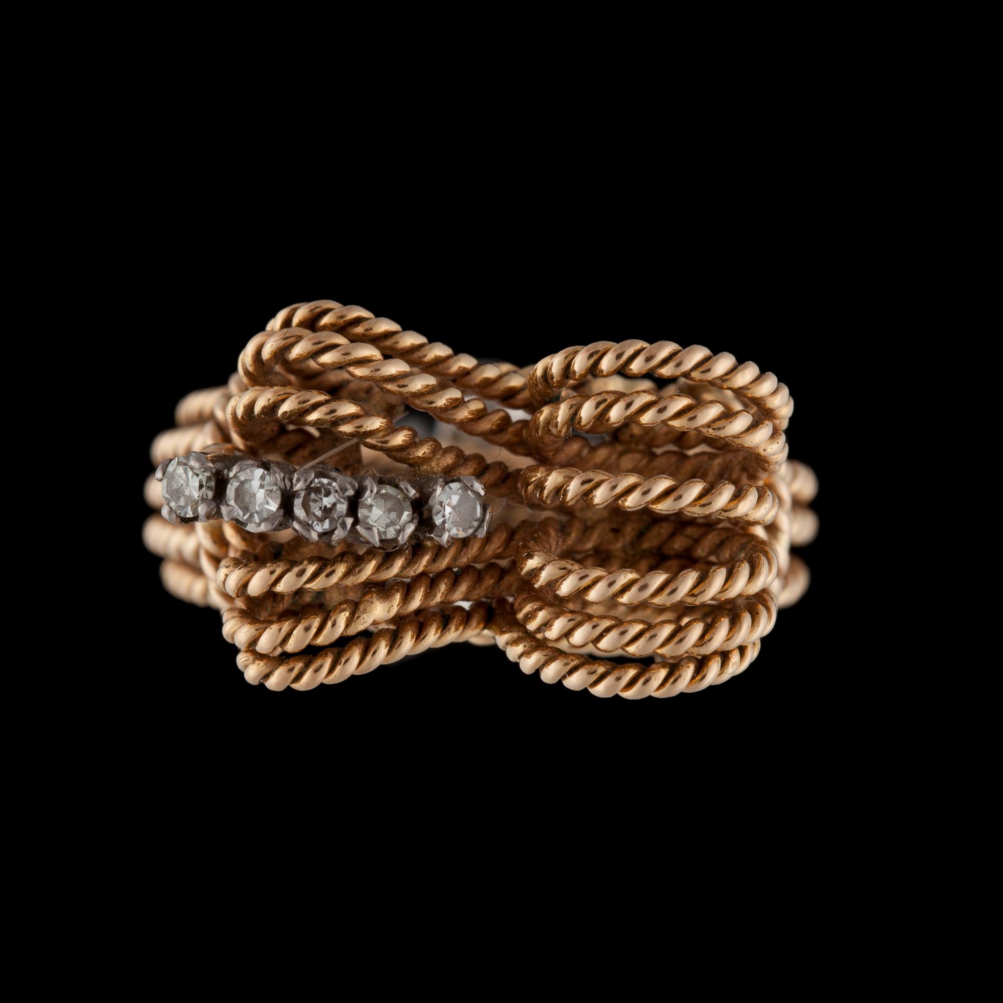 RING, 18K guld, 5 st 8/8 slipade diamanter. Vikt 6,2 g.