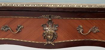 SKRIVBORD, Louis XV-stil, 1900-talets första hälft.