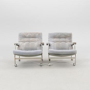 Bruno Mathsson, fåtöljer ett par "Karin" för DUX.