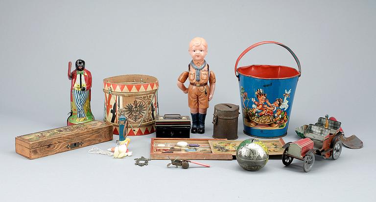 PARTI LEKSAKER, ca 10 delar, Tyskland och Japan, 1800/1900-tal.