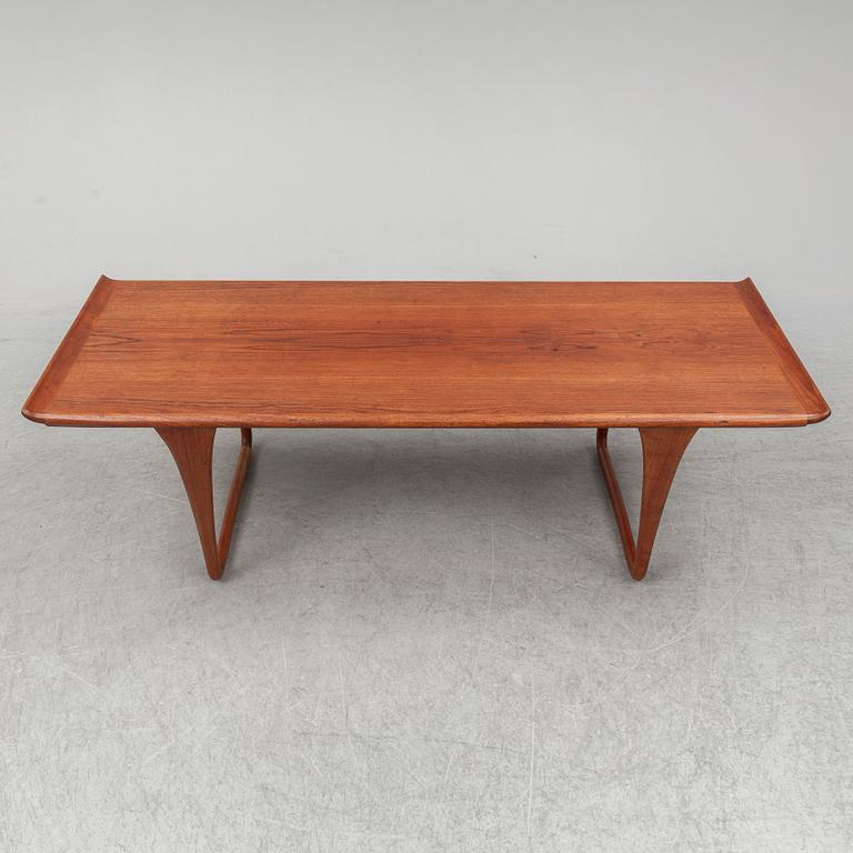 A sofa table, model 161, designed by O. Calsson for  AB Emmaboda Möbelfabrik, formgivet 1959.