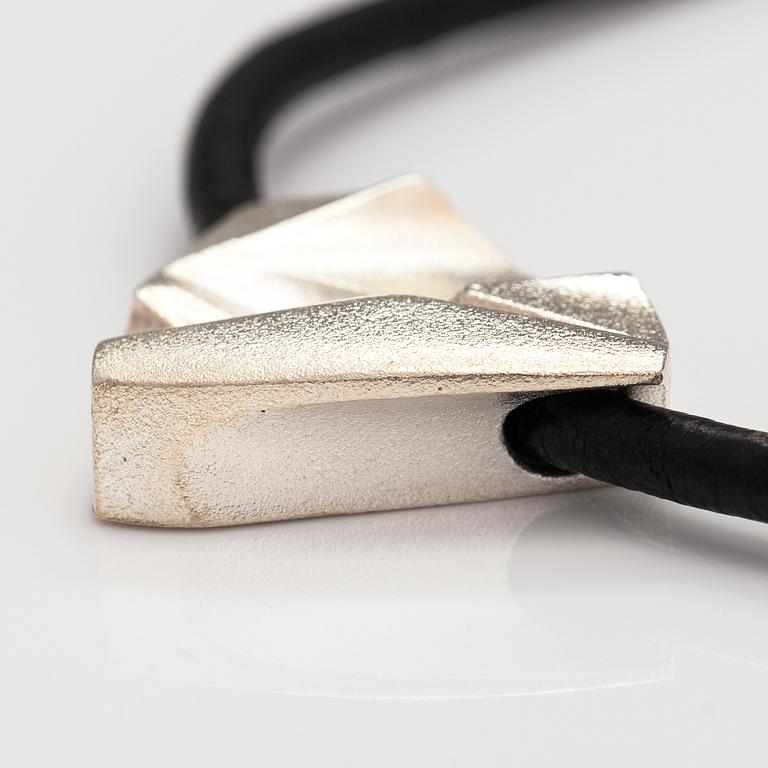BJÖRN WECKSTRÖM, A stelring silver and leather necklace "Trix". Lapponia 2009.