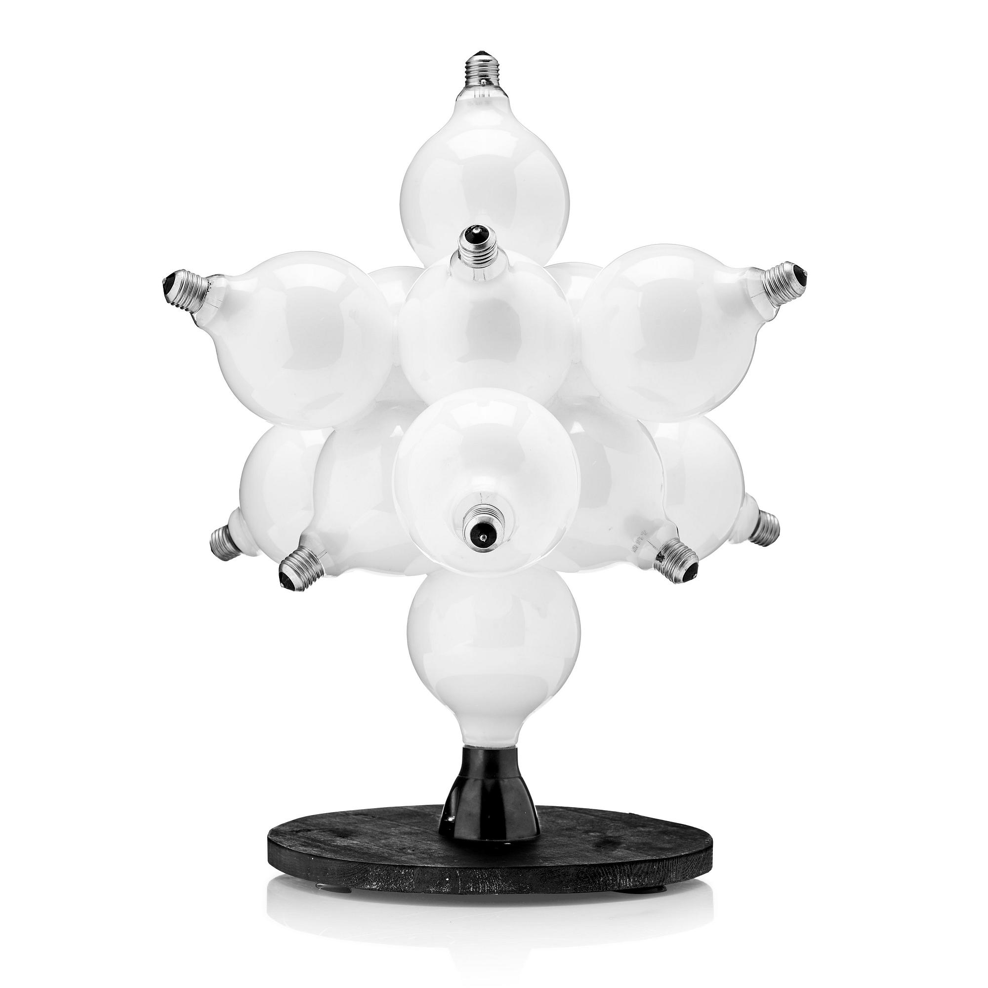 Dan Wolgers, "Skulptur I (Glödlampor)".