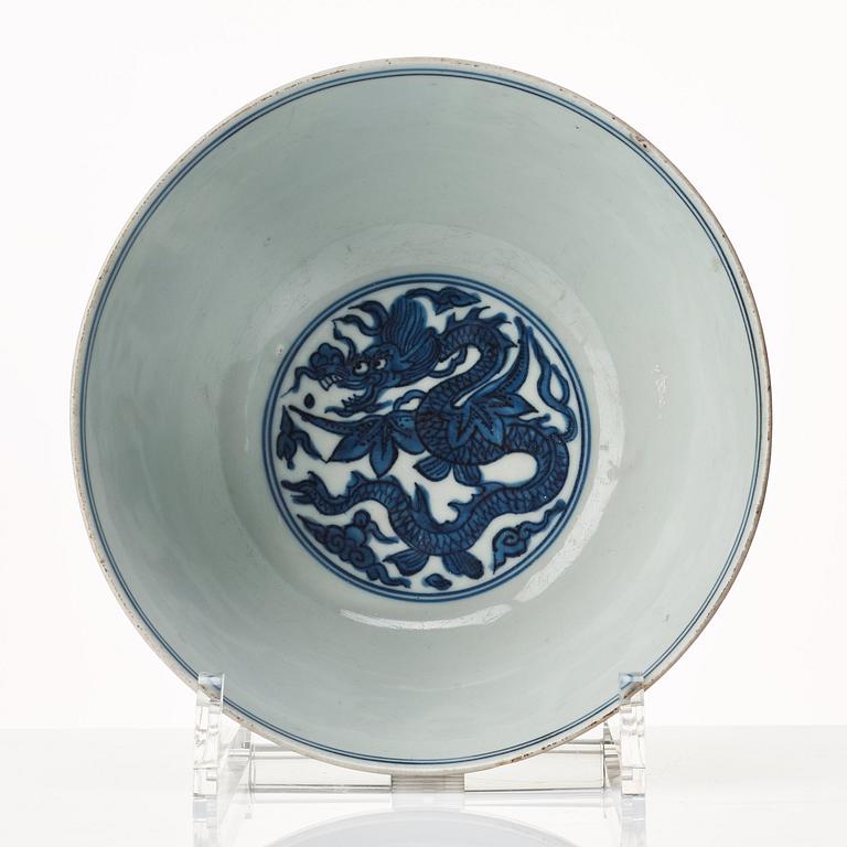 A blue and white dragon bowl, Ming dynasty (1368-1644).