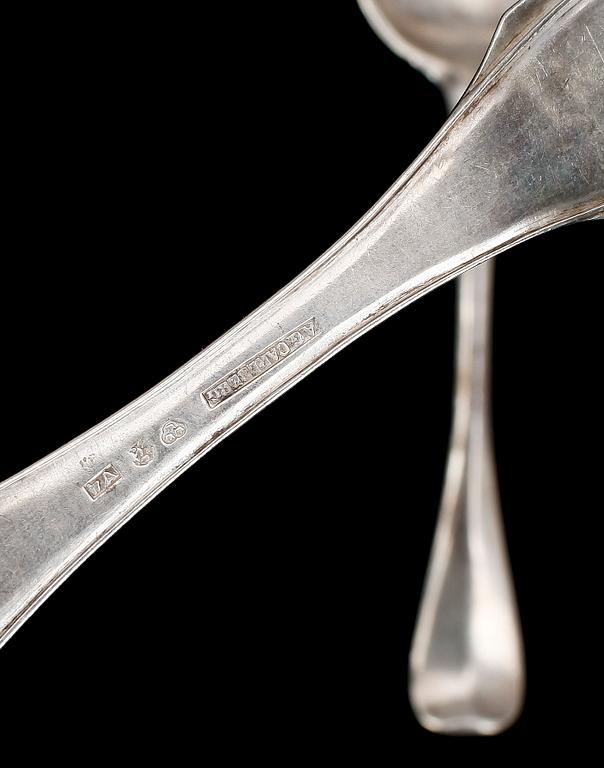 SKEDAR samt GAFFLAR, 8+5, bland annat Emanuel Holmberg, Karlskrona, 1810. 1700/1800-tal. Vikt 731g.