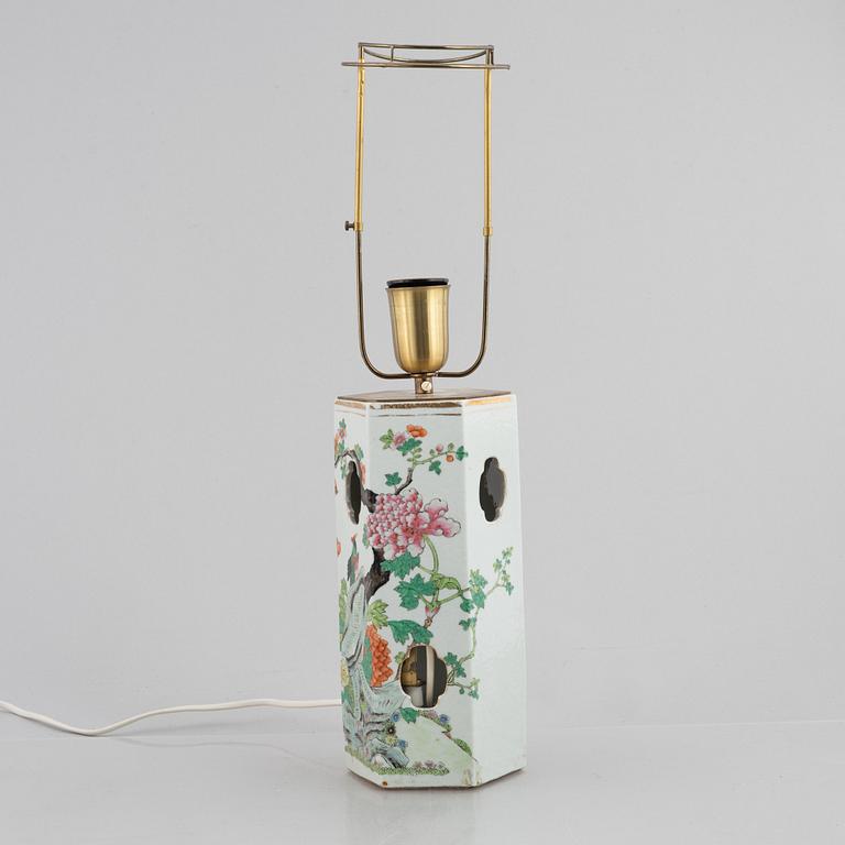 A porcelain hat stand made into a table lamp, China, early 20th century.