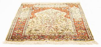 Matta, Old, signerad, metallbroscherad, silke Hereke, ca 74 x 60 cm.