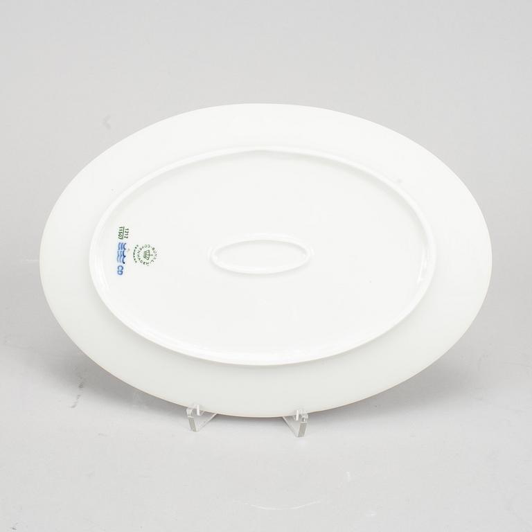 A Royal Copenhagen porcelain service "Blå vifte" by Arnold Krog, 28 pcs, Denmark.