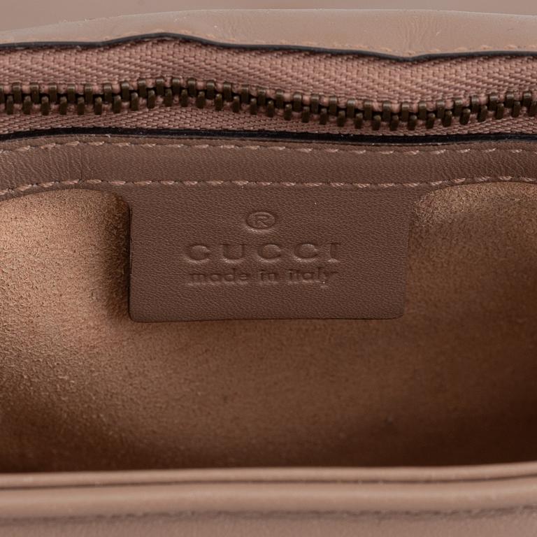 Gucci, a matelassé leather 'Marmont Medium' sholder bag.
