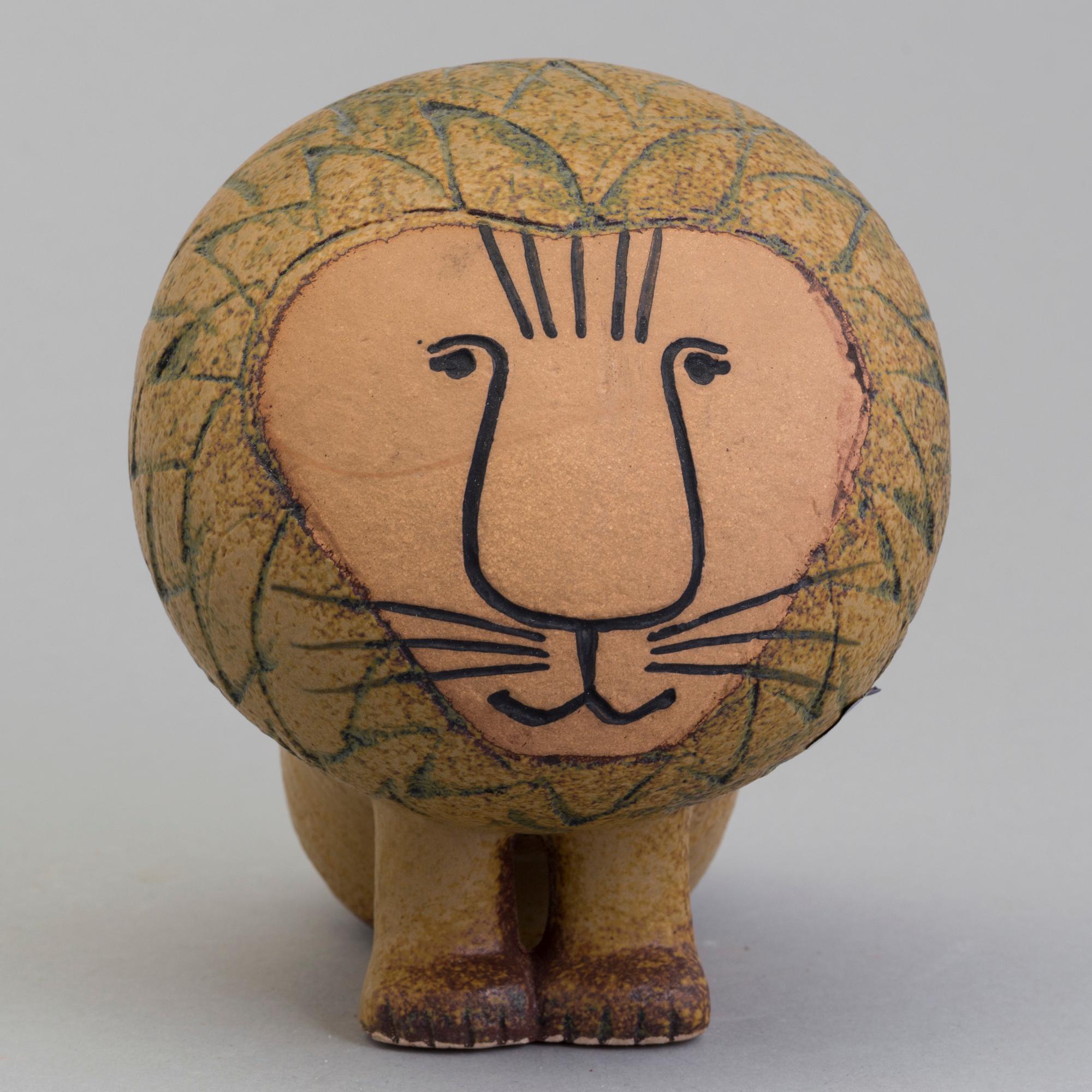 LISA LARSON, figurin, stengods, "Lejon" ur serien "Afrika", Gustavsberg.