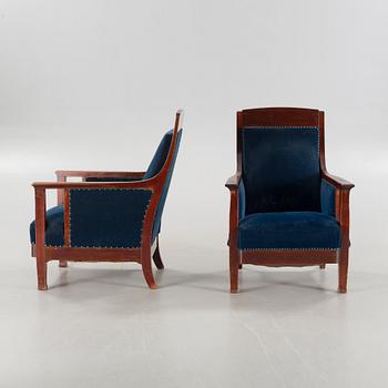 A pair of jugend armchairs from the early 20th century.