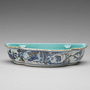 854. A blue and white and enamelled basin, Qing dynasty, 18th Century.