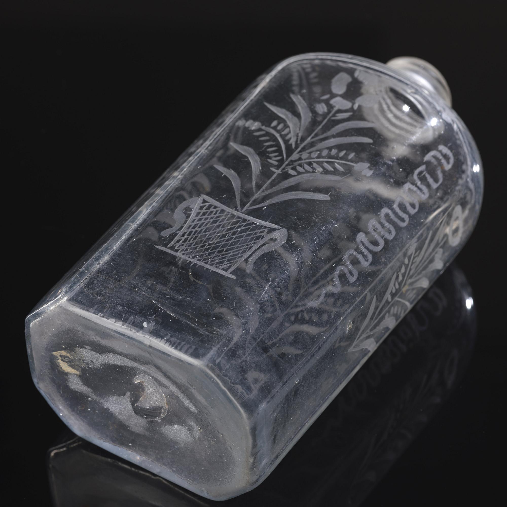 FLASKA, glas. Troligen Skånska glasbruket, 1700-tal.