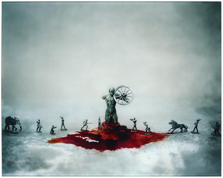 DENISE GRÜNSTEIN, Signerad Denise Grünstein och daterad 2014 och numrerad 2/5 a tergo. C-print, silikon, glas.