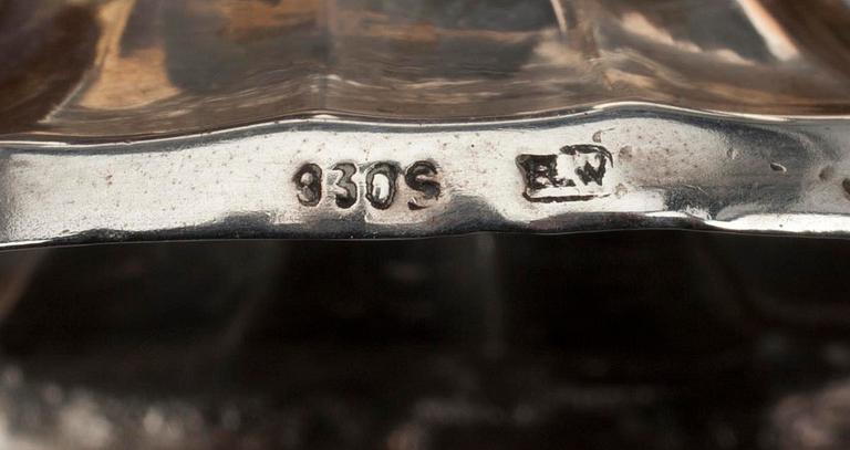 KAFFESKEDAR, 6 st, Auran Kultaseppä, Åbo 1960 samt FÖREMÅL i SILVER, 6 st, bl.a. Israel. Tot. vikt 173 g.