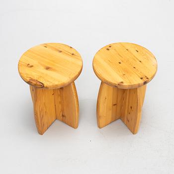 A pair of pine wood stools, mid/second half of the 20th century.