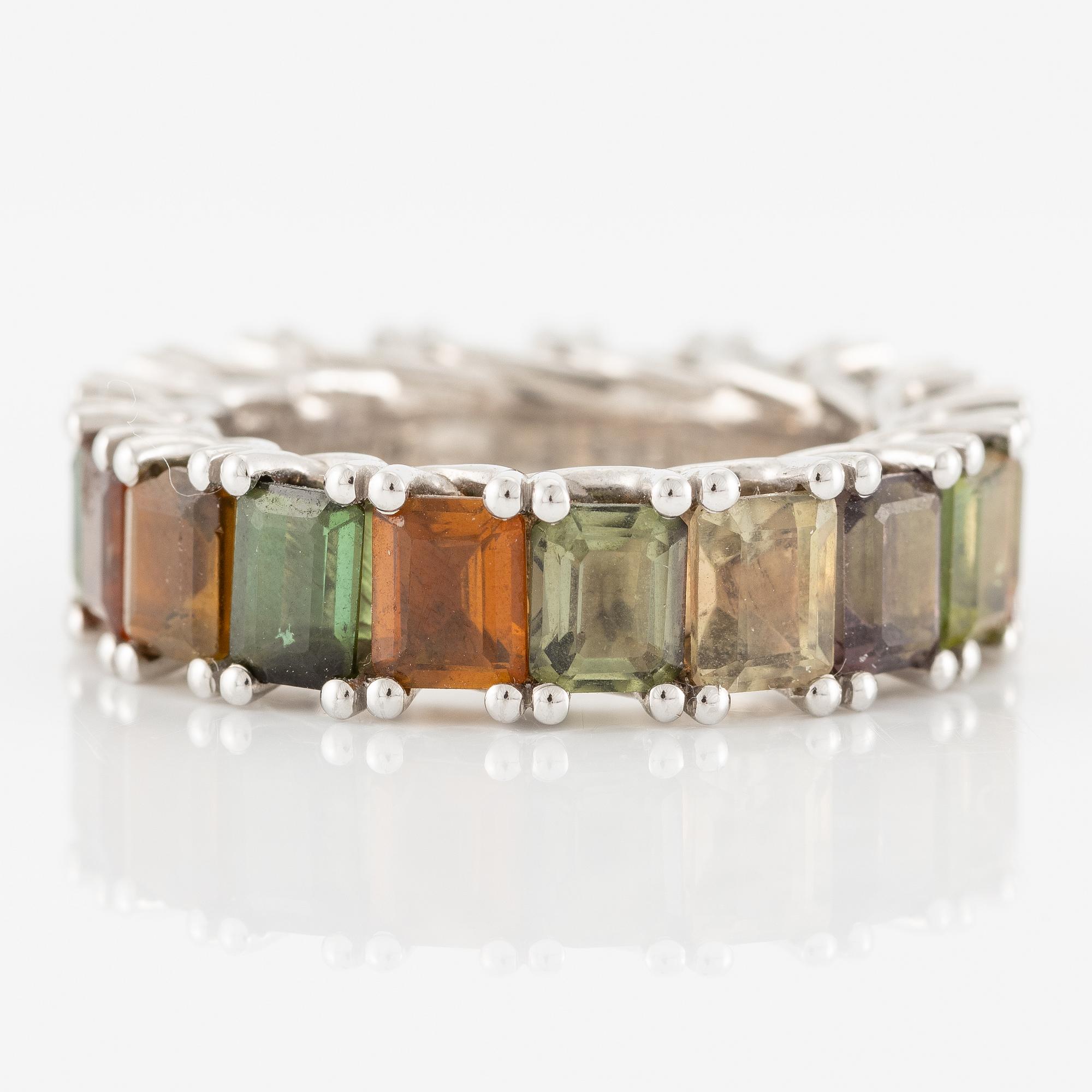 Ring 14K white gold with multi-coloured tourmalines.