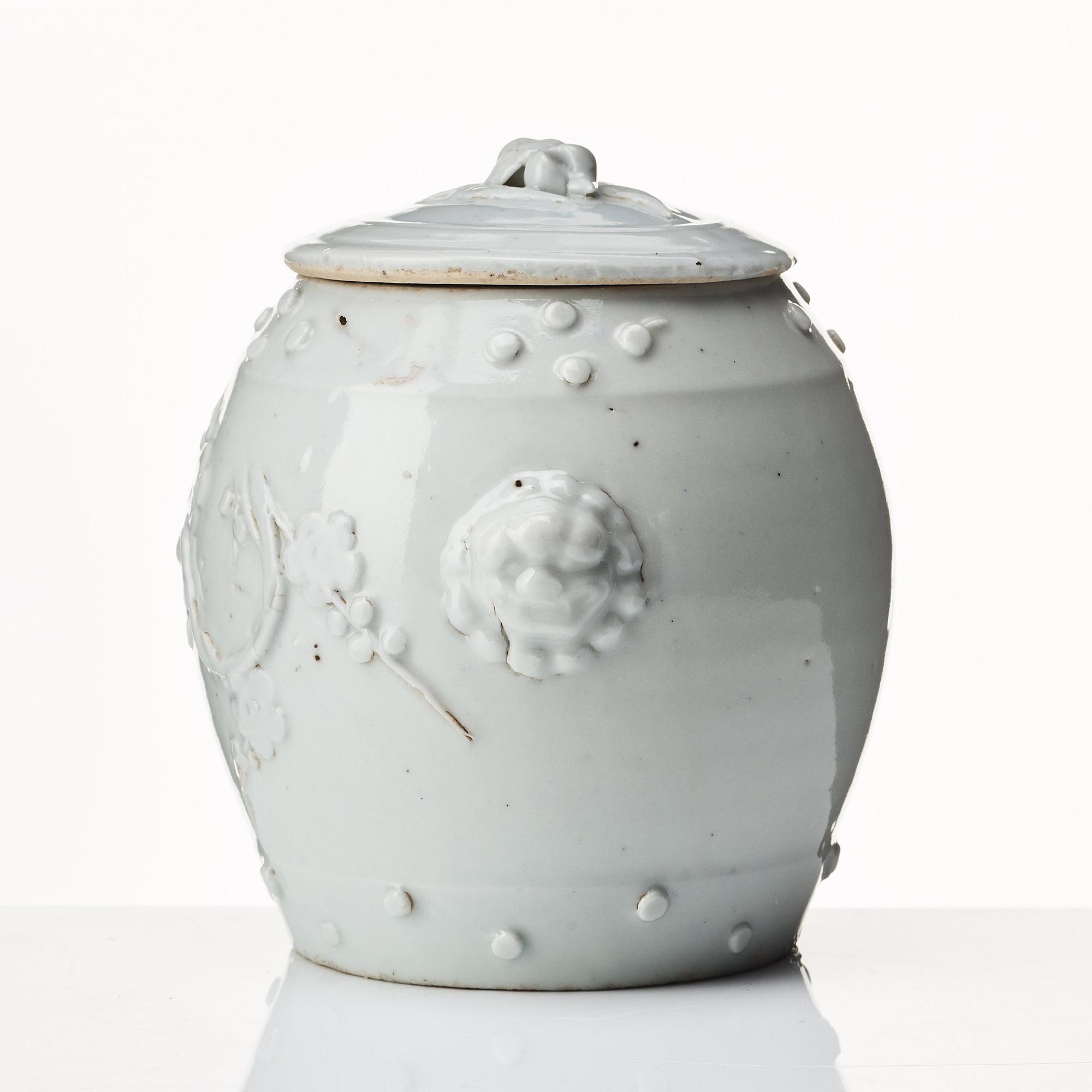 Burk med lock, porslin. Qing dynastin, Kangxi (1662-1722).