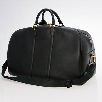 LOUIS VUITTON, Green Taïga Kendall GM Travel bag.