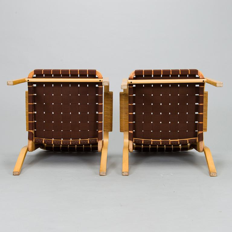 Alvar Aalto, karmstol, ett par, modell 45 för Artek 1900-talets slut.