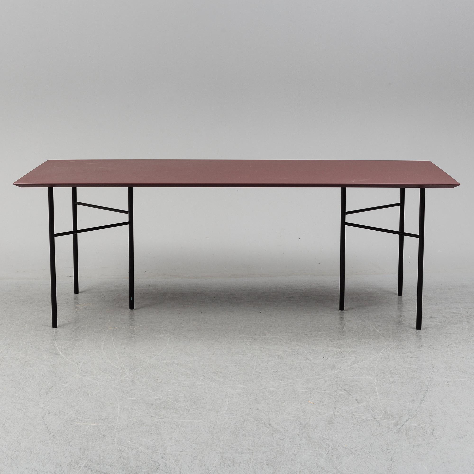 MATBORD/KONFERENSBORD, "Mingle", skiva från Ferm Living samt ben Mingle, Danmark, 2000-tal.