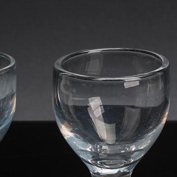 A SET OF 16 PIECES SIGNE PERSSON-MELIN "RUBEN" GLASSES.